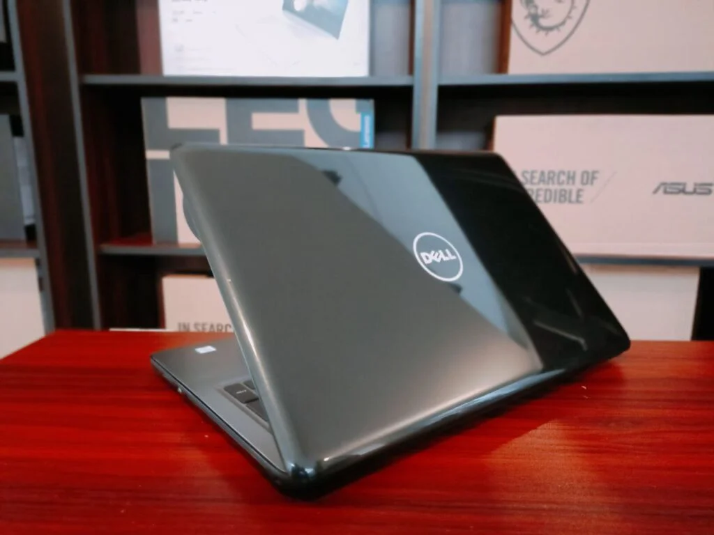 Dell Inspiron 5567 (Core i3 - 7th Gen ) (8GB RAM )(128GB SSD + 1TB